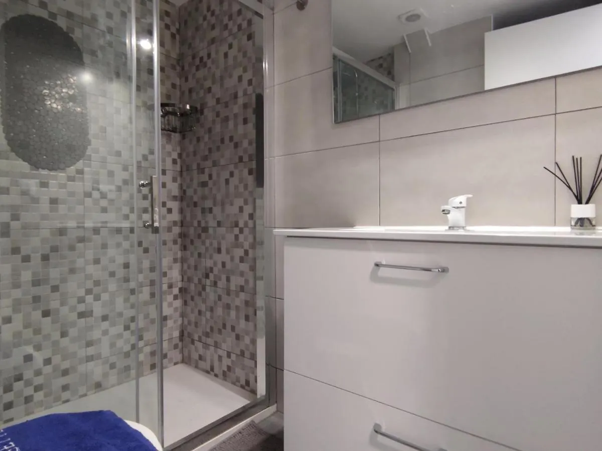 Apartamento Luminoso Cerca De La Playa Con Terraza Vintage En Platja D'Aro - Es-209-64